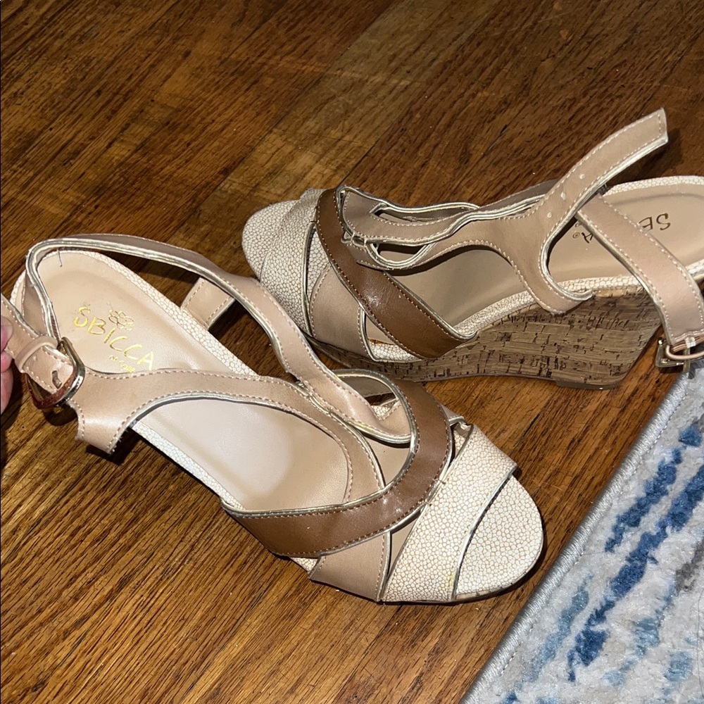 Sbicca Women's Tan and Brown Wedge Sandals